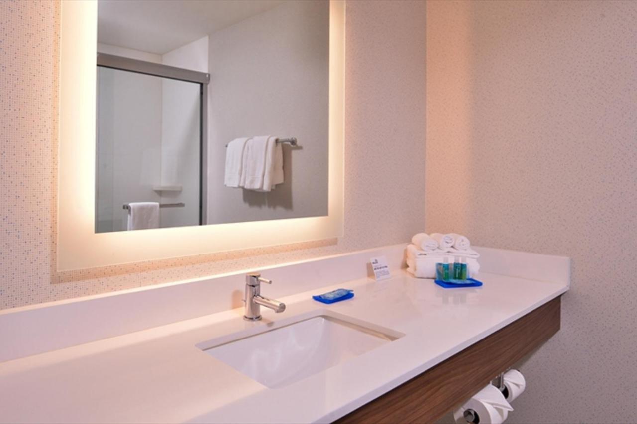 Holiday Inn Express Madera By Ihg Exterior foto