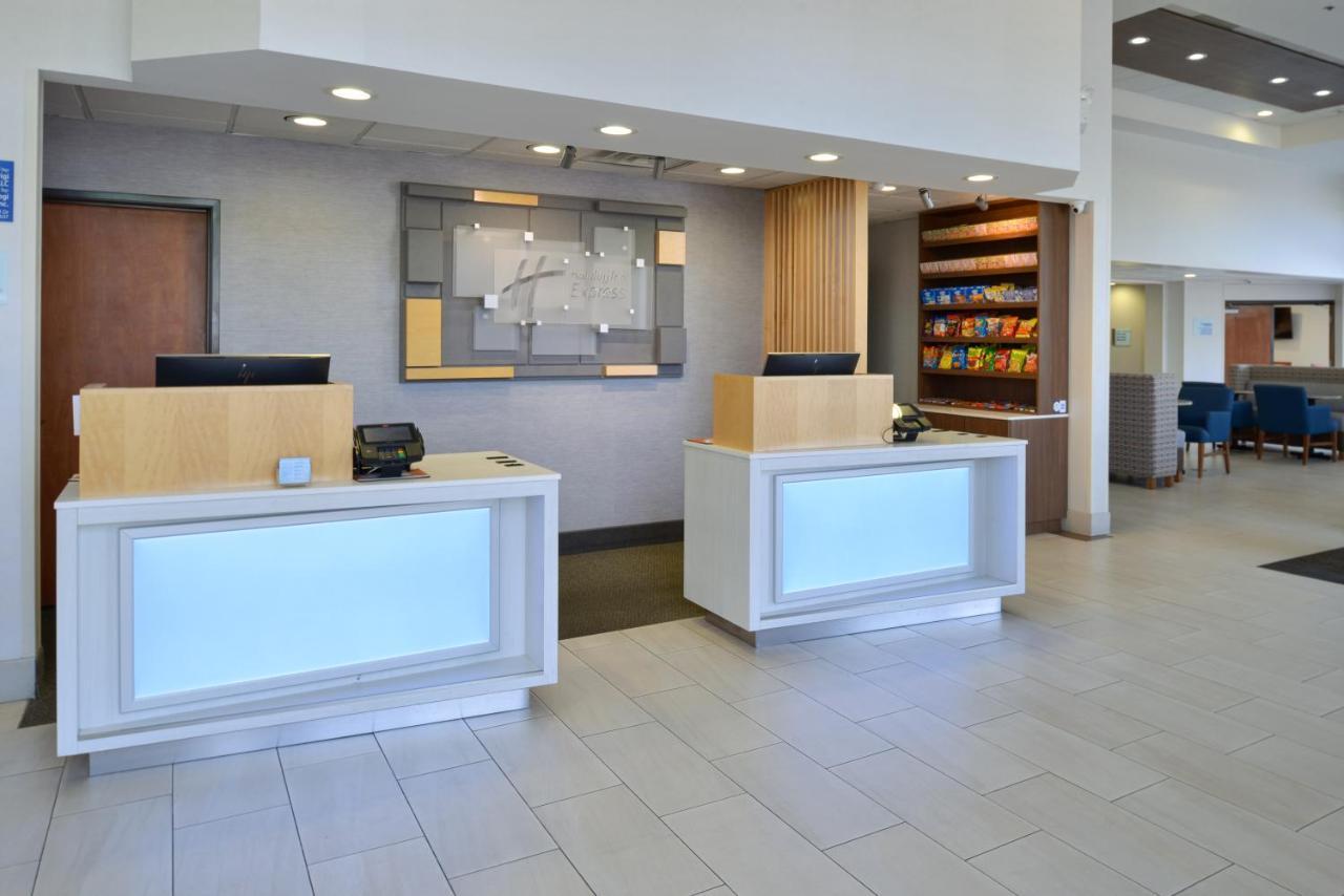 Holiday Inn Express Madera By Ihg Exterior foto