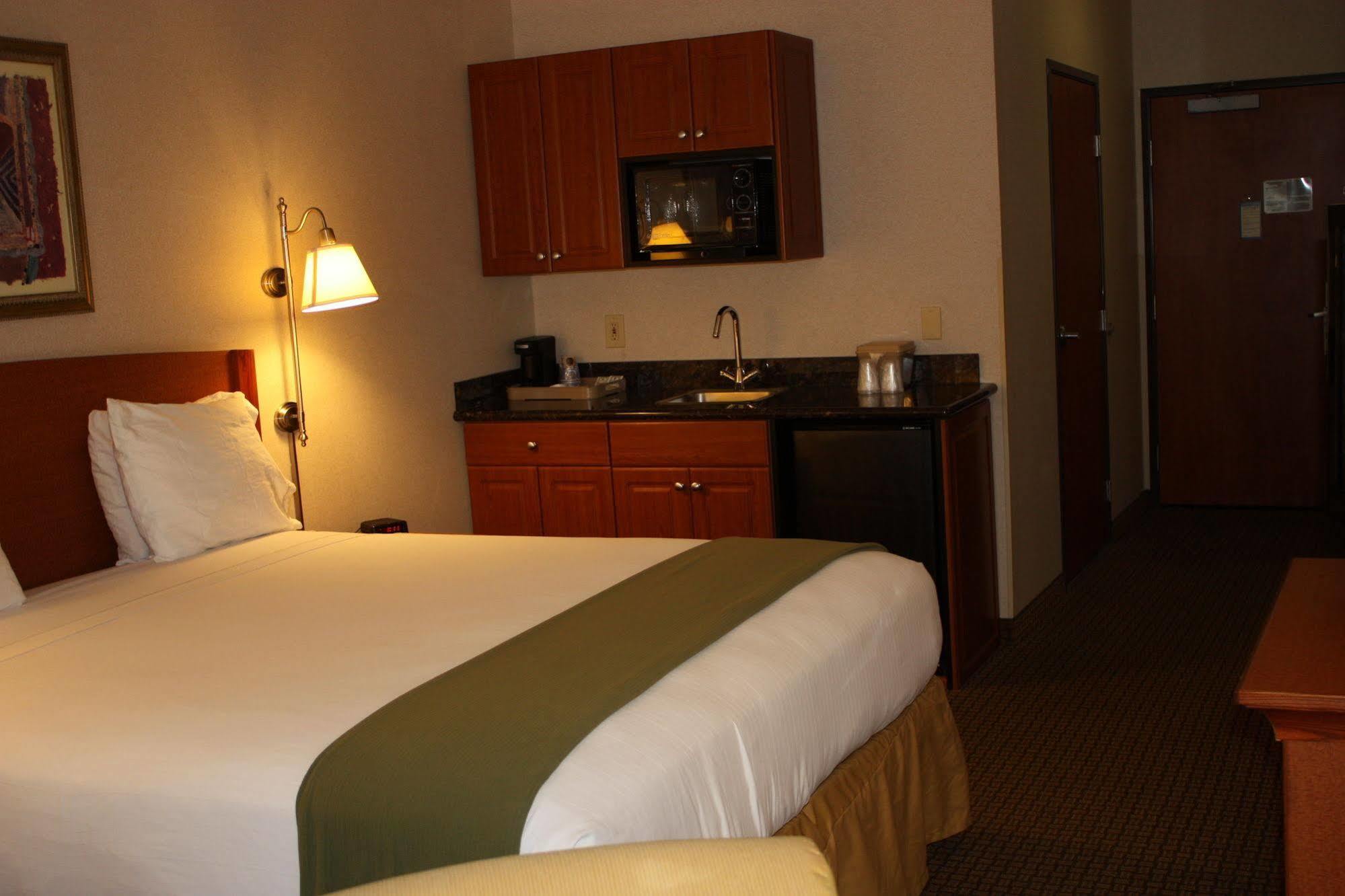 Holiday Inn Express Madera By Ihg Exterior foto