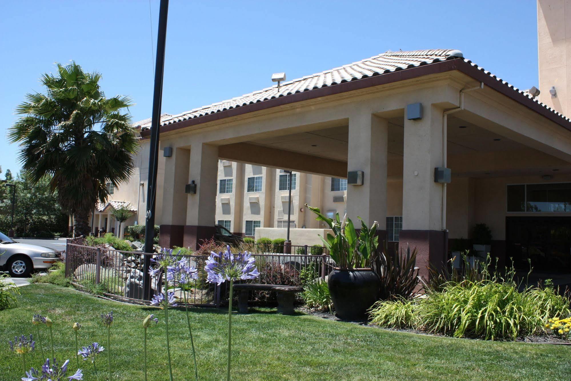 Holiday Inn Express Madera By Ihg Exterior foto